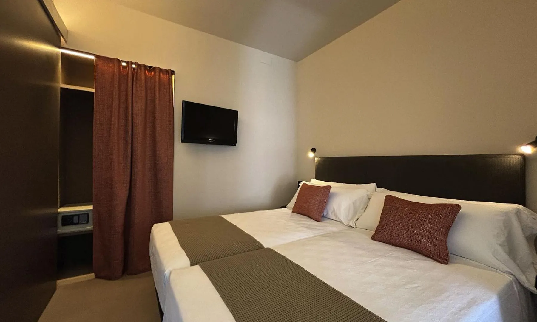 Senator Barcelona Apartments Испания